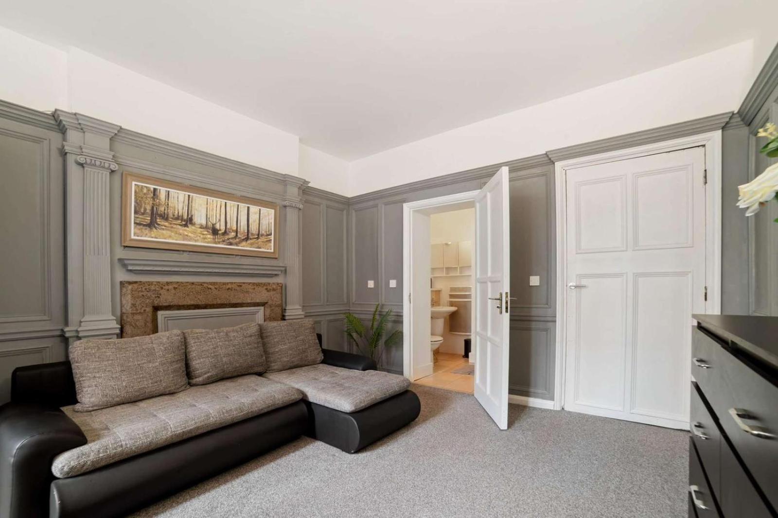 לייסטר Spacious City Centre Apartment W/ Free Valet Parking מראה חיצוני תמונה