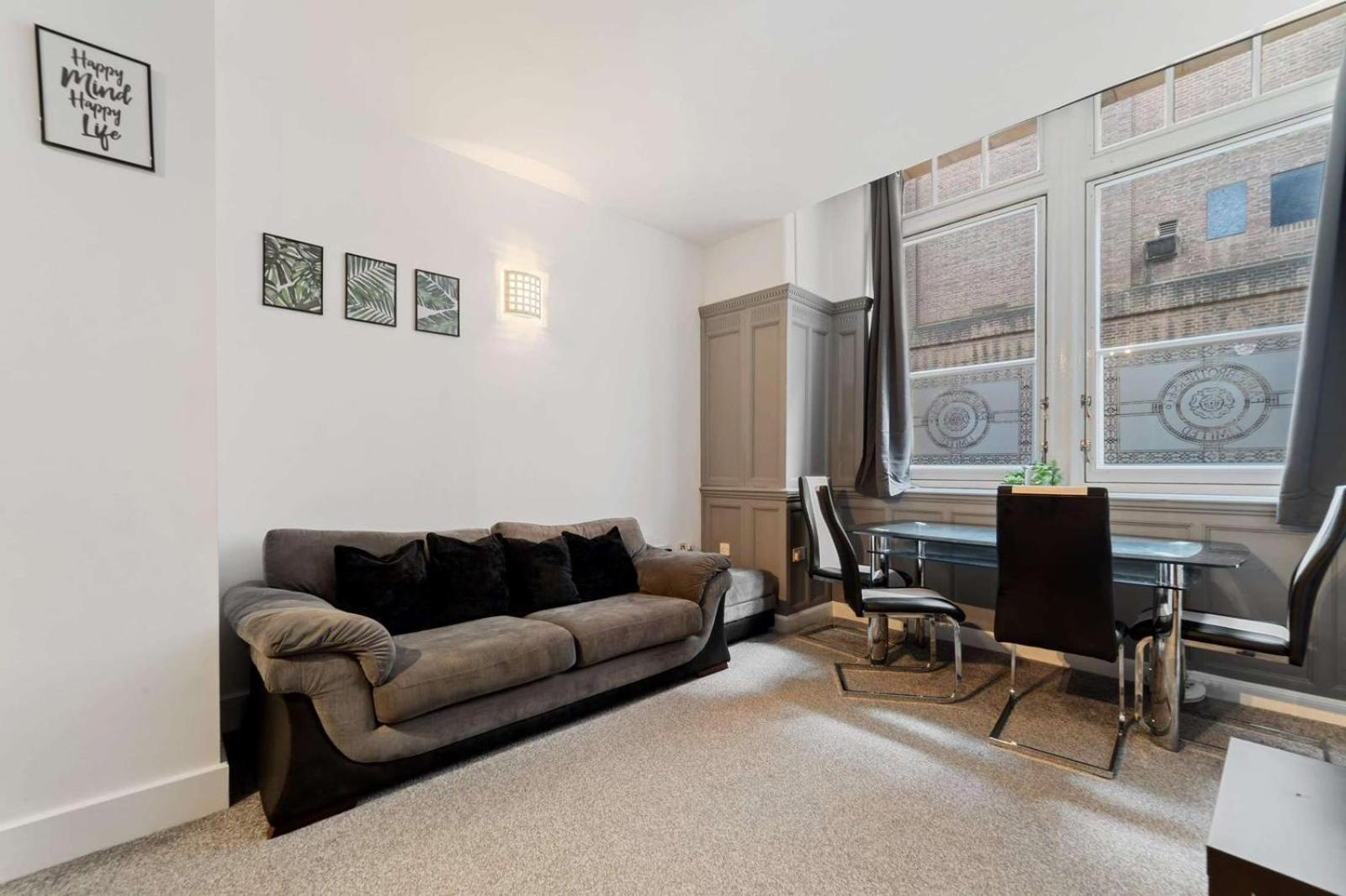 לייסטר Spacious City Centre Apartment W/ Free Valet Parking מראה חיצוני תמונה